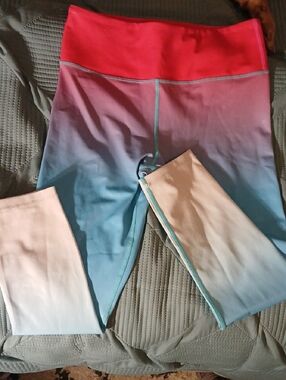 ZYIA Womens Ombre Coral to Teal Active Leggings